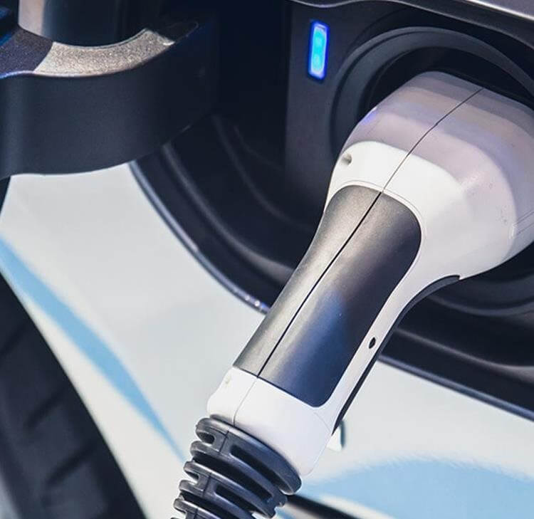 Automotive webinar - EV charging points: contractual and liability issues to be aware of