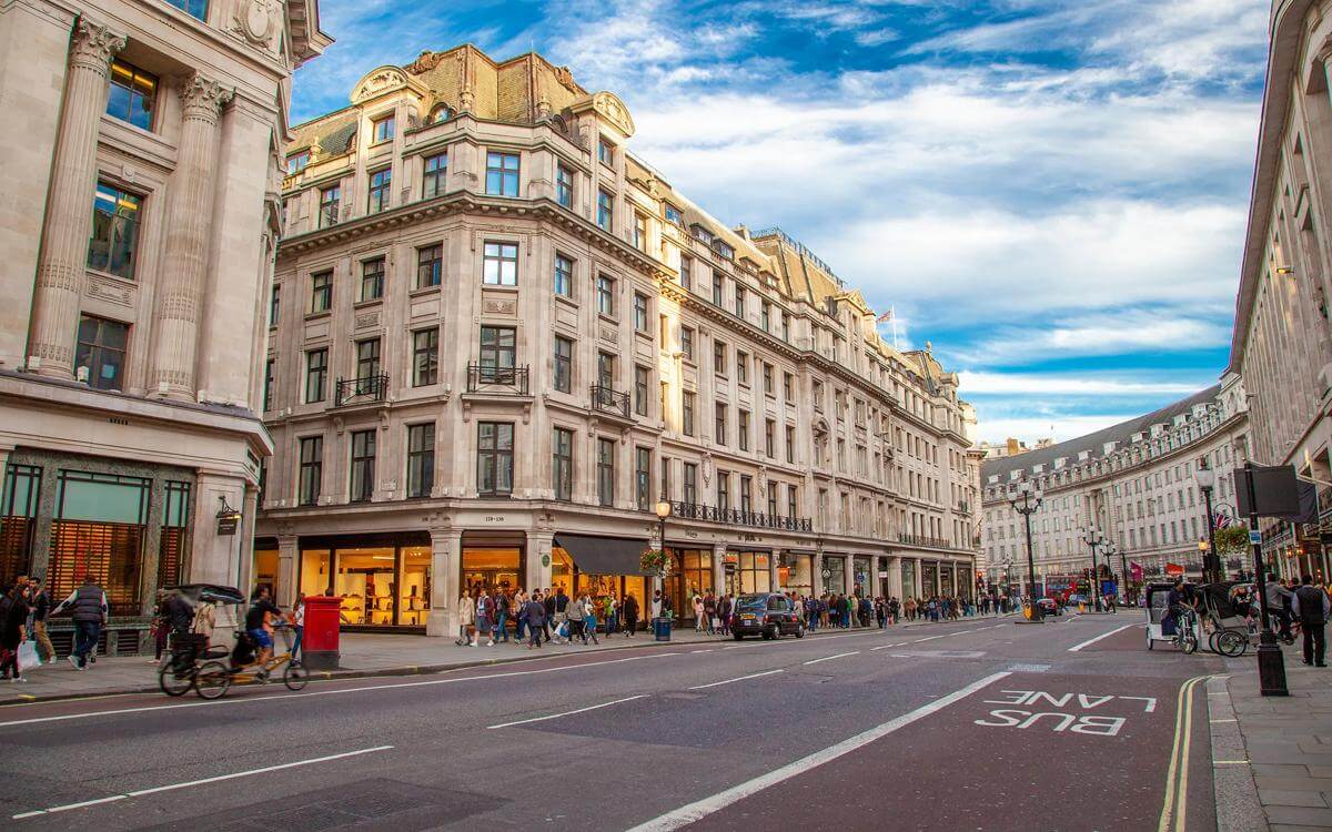 London shopfront vandalism: Rising criminal damage and insurance implications for retailers